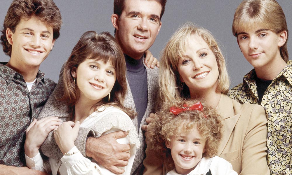 joanna kerns with cast of growing pains tv show